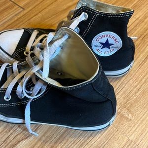 Women’s converse size 8